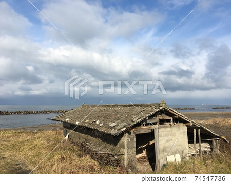 A lonely fishing village [Shioya, Murakami City, Niigata Prefecture] 74547786