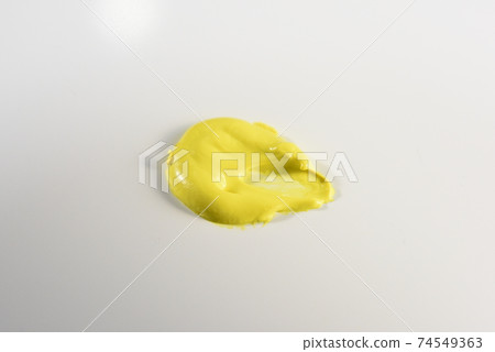 Yellow paint 74549363