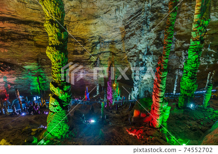 Huanglong Yellow Dragon Cave - China 74552702