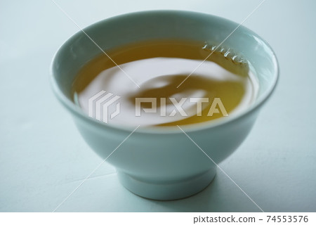 茶杯和茶 74553576