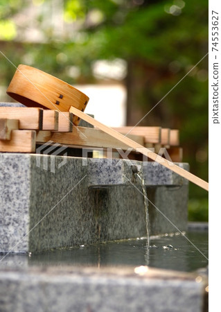 Cassotte and water of Chozuya Cassotte and water of Chozuya 74553627