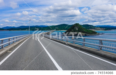 Cross the Tsunoshima Bridge (Hatoshima) 74554066