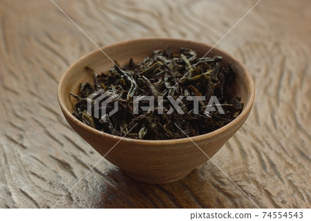 Fermented and dried tea leaves Fermented and dried tea leaves 74554543