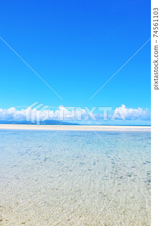 Okinawa Prefecture Taketomi Island Blue Sky Sea Okinawa Prefecture Taketomi Island Blue Sky Sea 74561103