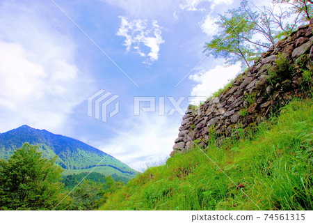 [Kumano City, Mie Prefecture] Akagi Castle Main Building 74561315