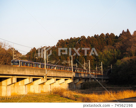 過隧道 74562198