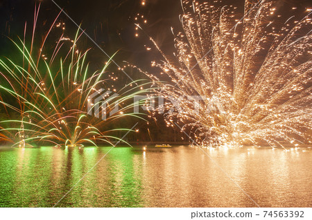 [長野縣上千那郡飯島町]千鳥塚水下煙花匯演 74563392