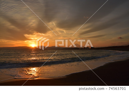 茅崎海岸在黃昏 74563701