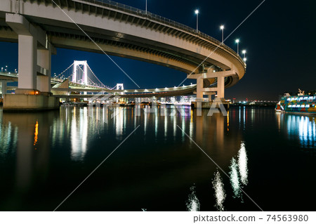 Rainbow Bridge Shibaura side main tower and night view Rainbow Bridge Shibaura side main tower and night view 74563980