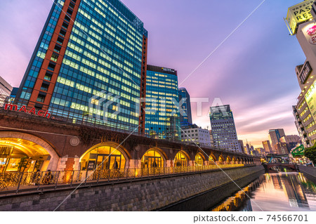 Tokyo cityscape of Japan View of March Ecute and Kanda River from Manseibashi ・ Sunset (in the back is toward Ochanomizu Station) 74566701