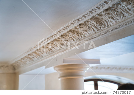 Artistic ceiling sculpture Artistic ceiling sculpture 74570017