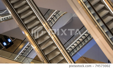 Escalators from above Escalators from above 74573002