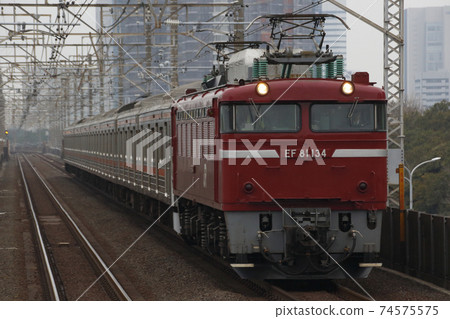 Musashino Line 205 Series Departing for Indonesia (Soga Line: 32nd) 74575575