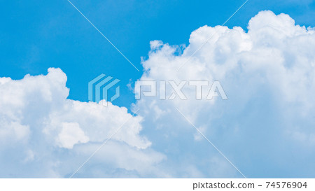 清新的夏日天空 清新的夏日天空 74576904