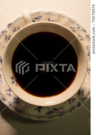 晚餐後的咖啡時間 晚餐後的咖啡時間 74576974