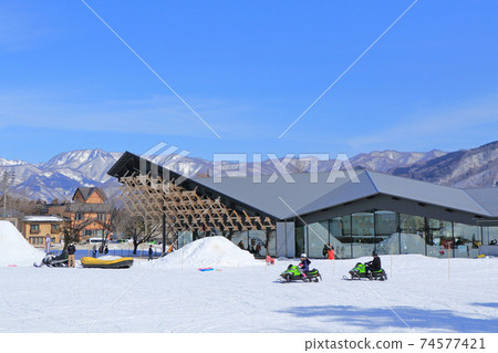 冬季雪峰登陸白馬 74577421