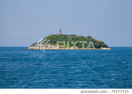 Small Deserted Uninhabited Island in Adriatic Sea Small Deserted Uninhabited Island in Adriatic Sea 74577535