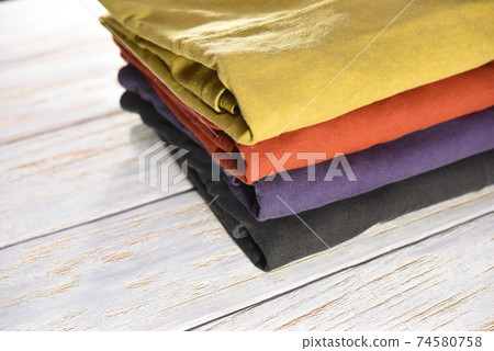 4 color T-shirt 74580758