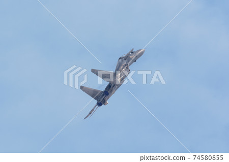 馬來西亞皇家空軍Sukhoi Su-30MKM高速率爬升 馬來西亞皇家空軍Sukhoi Su-30MKM高速率爬升 74580855