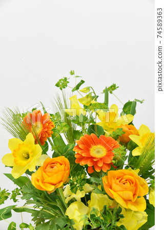Flower arrangement spring image Flower arrangement spring image 74589363