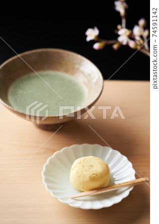 Japanese confectionery and green tea Japanese confectionery and green tea 74591142
