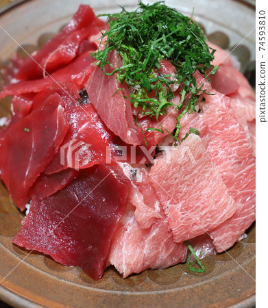 鮪魚碗 鮪魚碗 74593810