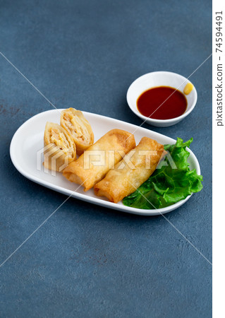 Spring roll Spring roll 74594491