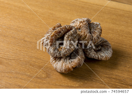 Dried fig Dried fig 74594657