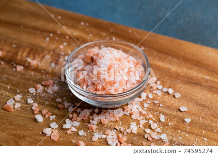 Pink salt 74595274