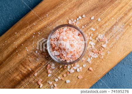 Pink salt 74595276