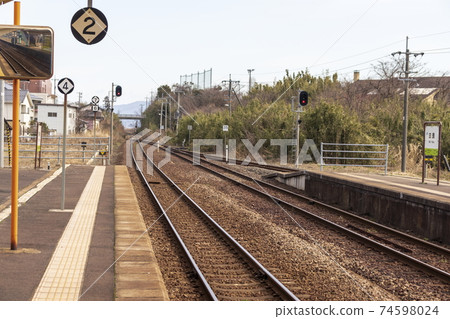 區域JR站_住宅和鐵路 74598024