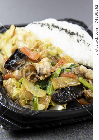 Delicious meat vegetable fried bento 74599362