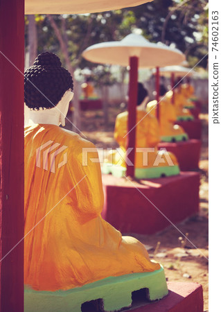 Buddha statue 74602163