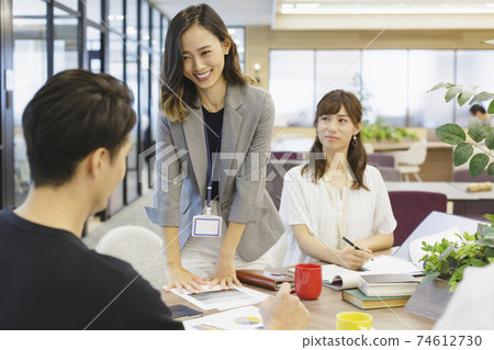 Meeting Men and women business Meeting Men and women business 74612730