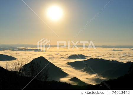 大江山的福知山盆地的雲海 74613443