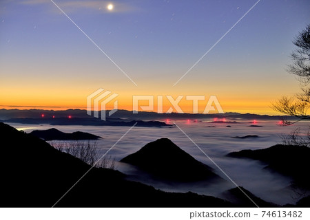 Sea of clouds in the Fukuchiyama basin from Mt. Oe 74613482