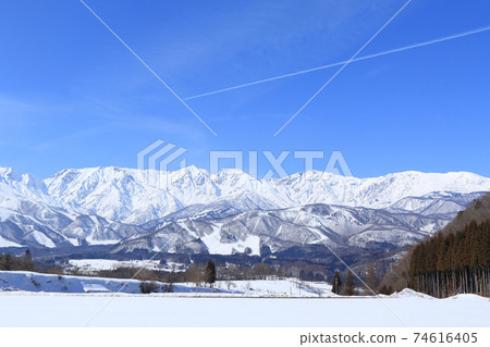 白馬的冬天:從Nohira看到白雪皚皚的北阿爾卑斯山 白馬的冬天:從Nohira看到白雪皚皚的北阿爾卑斯山 74616405