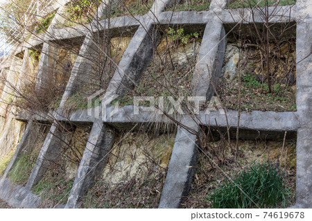 Retaining wall to prevent landslides Disaster anxiety Matsue City, Shimane Prefecture 74619678