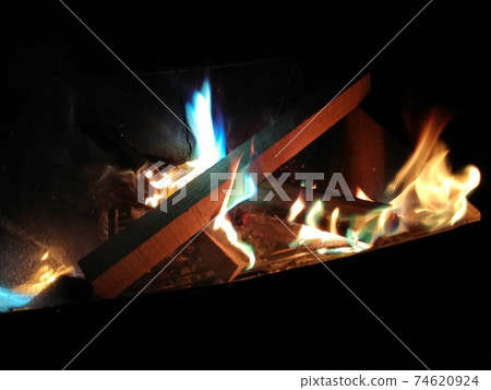 營地篝火晚會 74620924