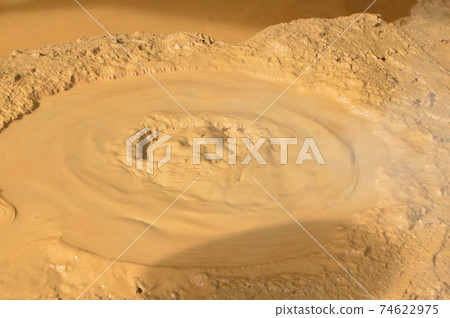 泡沫熱泥（別府地獄Kamado地獄（4丁目）/大分縣別府市） 74622975