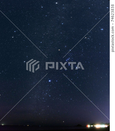 冬天滿天星斗的天空 74623838