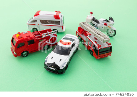 Emergency vehicle image 74624050