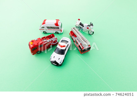 Image of emergency vehicle Copy space 74624051