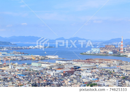 Kitakyushu City seen from Takatoyama Park, Fukuoka Prefecture 74625333