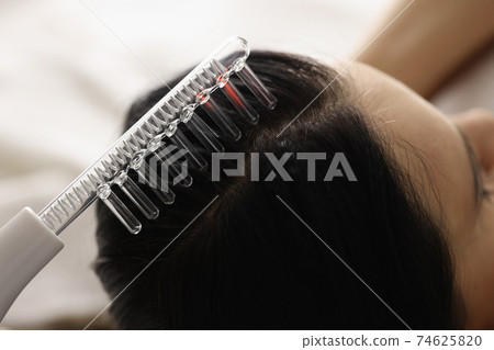 On female hair there is device for restoration of hair follicles On female hair there is device for restoration of hair follicles 74625820