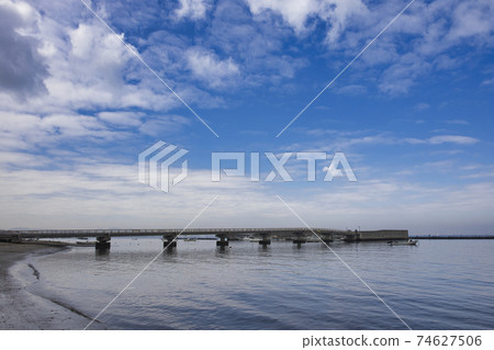 橫須賀市海橋大橋橋海灘 74627506