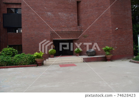 在孟加拉國達卡市郊建造一個名為Shon Gao Shodol Bali的民間博物館 74628423