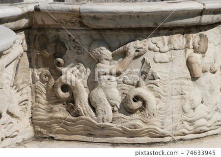 Fountain of Morosini 74633945