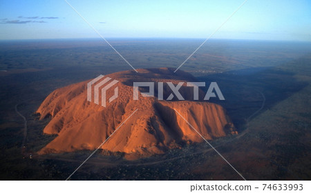 Uluru 74633993