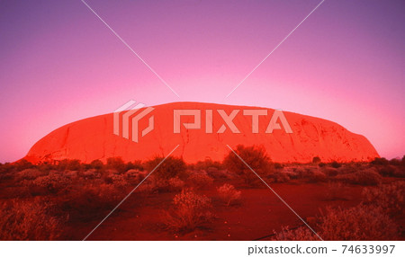Uluru 74633997